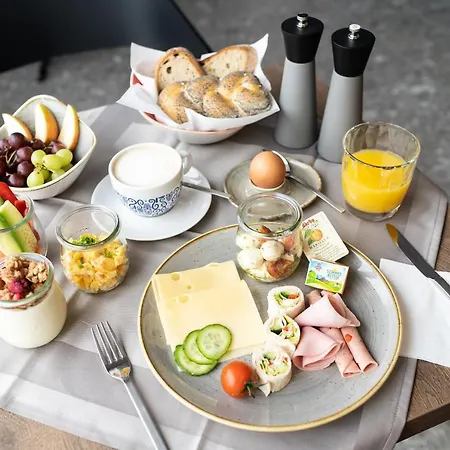 Schlafraum Schluesslberg-dein Smartes Hotel-contactless Check-in 住宿加早餐酒店 *